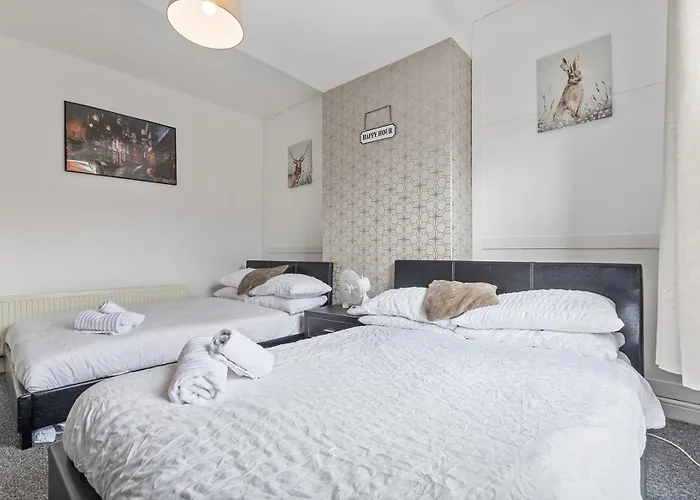 Stylish 2-bedroom In Ls12, Perfect For Contractors & Extended Stays-f&k Appartement *