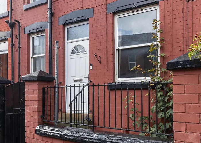 Stylish 2-bedroom In Ls12, Perfect For Contractors & Extended Stays-f&k Appartement *