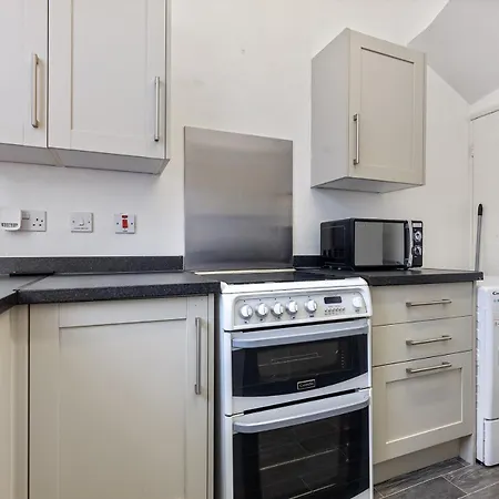 Stylish 2-bedroom In Ls12, Perfect For Contractors & Extended Stays-f&k 리즈