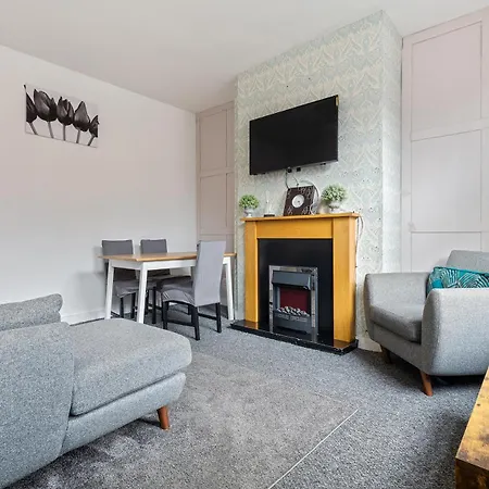 Stylish 2-bedroom In Ls12, Perfect For Contractors & Extended Stays-f&k