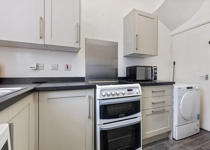 Stylish 2-bedroom In Ls12, Perfect For Contractors & Extended Stays-f&k リーズ