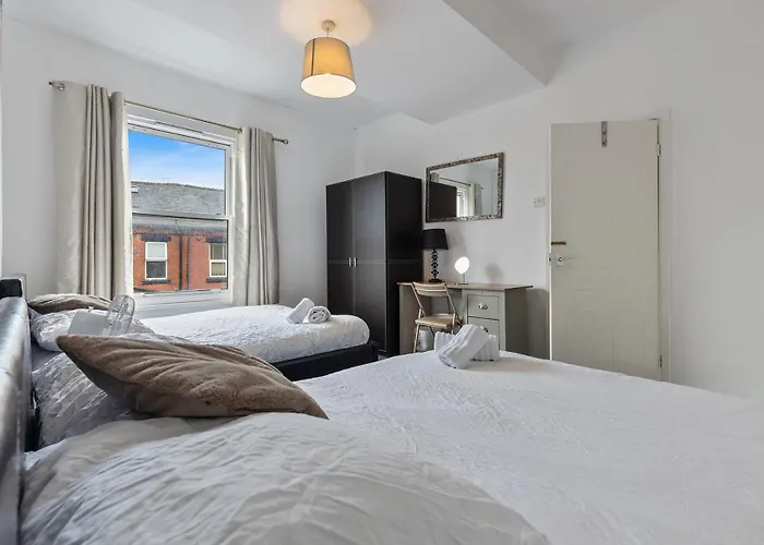 アパート Stylish 2-bedroom In Ls12, Perfect For Contractors & Extended Stays-f&k リーズ