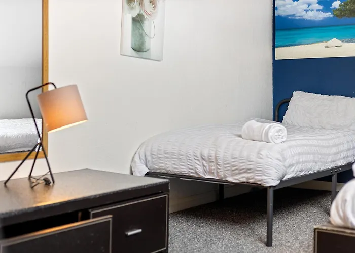 アパート Stylish 2-bedroom In Ls12, Perfect For Contractors & Extended Stays-f&k *