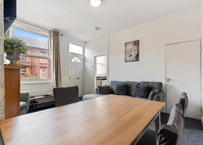Stylish 2-bedroom In Ls12, Perfect For Contractors & Extended Stays-f&k * リーズ